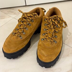 Nike Women's Tan Athletic Shoes